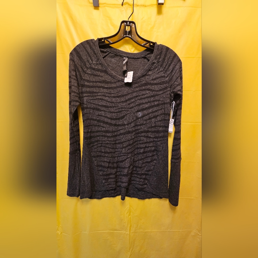 LIVE LOVE DREAM Women's black & grey stripe knit top S